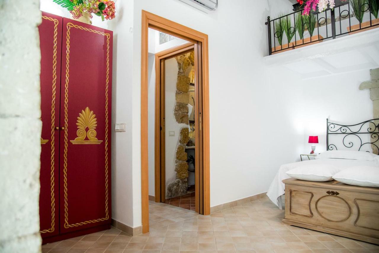 Ortigia Ancient House Apartment Syracuse Exterior photo