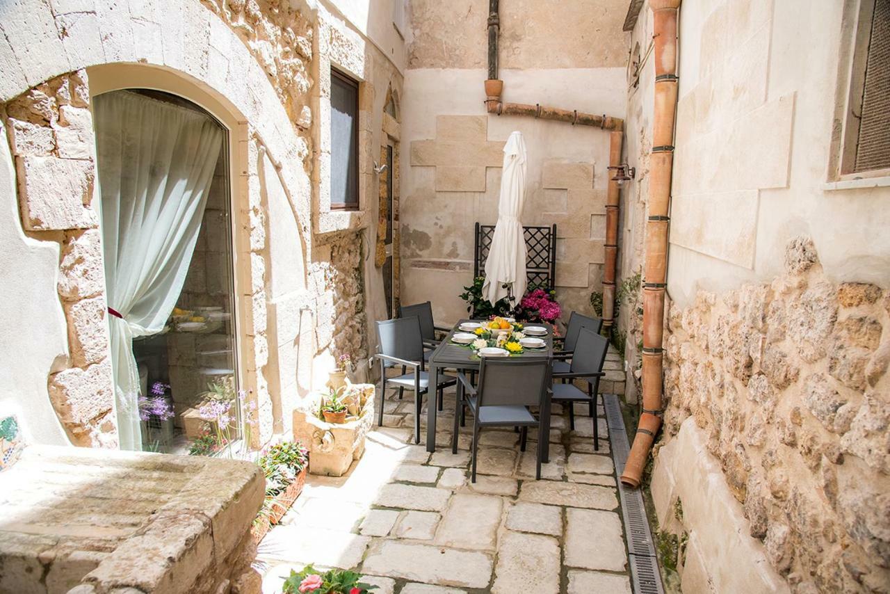 Ortigia Ancient House Apartment Syracuse Exterior photo