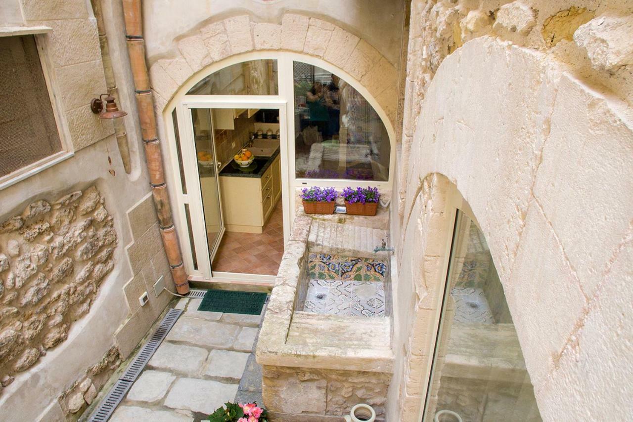 Ortigia Ancient House Apartment Syracuse Exterior photo